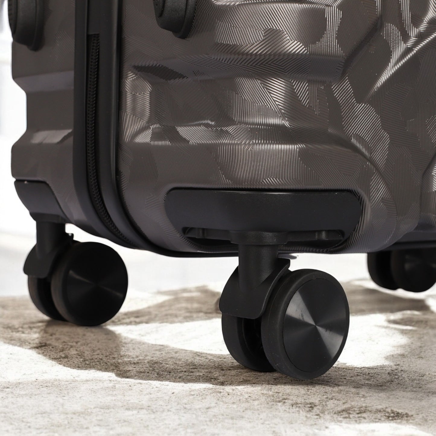 Vacanza Polycarbonate Luggage trolley bag printed - 20 inch / 55 cm Black