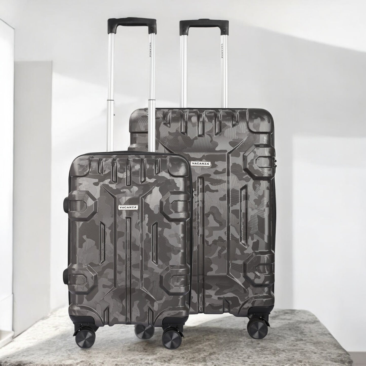 Vacanza Polycarbonate Luggage trolley bag printed - 20 inch / 55 cm Black